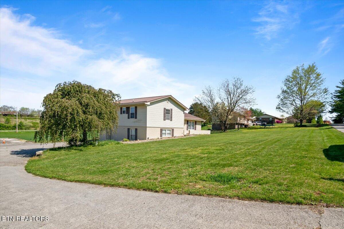 121 E Village Circle