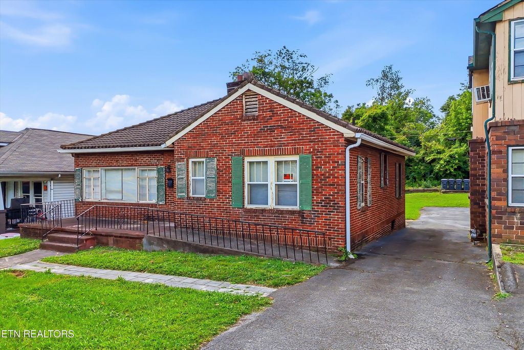 Photo of 3208 E Magnolia Ave, Knoxville, TN 37914 (MLS # 1345430)