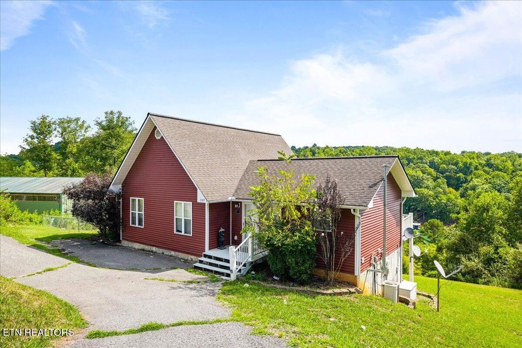 Photo of 309 Alder Shore Lane, LaFollette, TN 37766 (MLS # 1313268)
