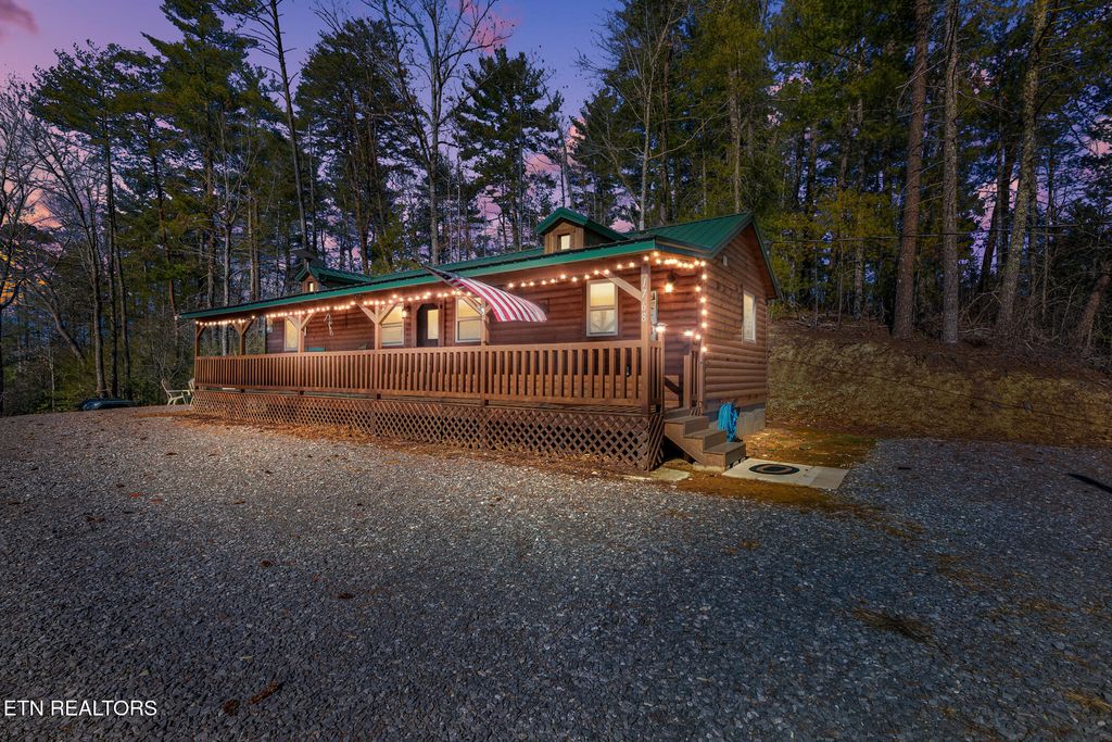 Photo of 1768 Rich Mountain Way, Sevierville, TN 37876 (MLS # 1327354)
