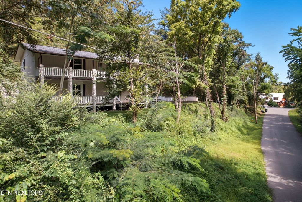 Photo of 3250 Progress Hill Blvd, Pigeon Forge, TN 37863 (MLS # 1328586)