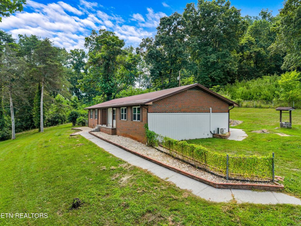 Photo of 221 Greer Lane Lane, Tazewell, TN 37879 (MLS # 1307958)