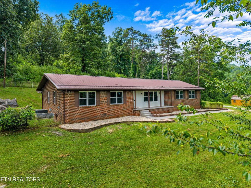 Photo of 221 Greer Lane Lane, Tazewell, TN 37879 (MLS # 1307958)