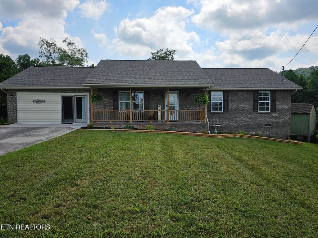Photo of 169 Christina Circle, Maynardville, TN 37807 (MLS # 1273152)