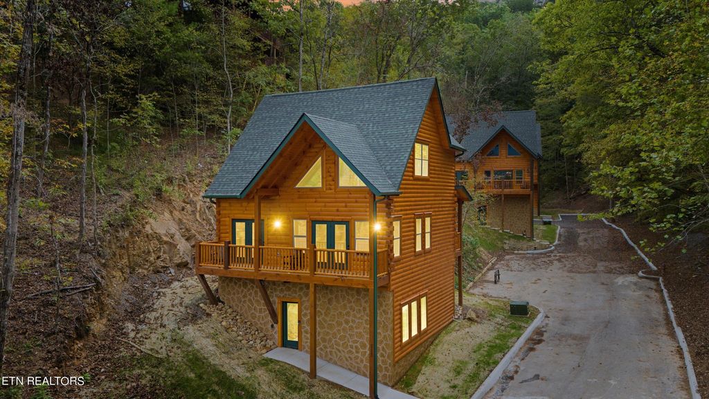 Photo of 2115 Valley Creek Way, Pigeon Forge, TN 37862 (MLS # 1278661)