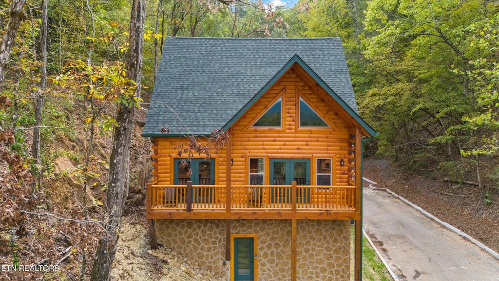 Photo of 2115 Valley Creek Way, Pigeon Forge, TN 37862 (MLS # 1278661)