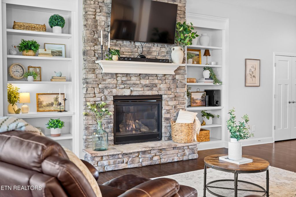 Photo of 908 Brookwood Lane, Maryville, TN 37801 (MLS # 1334498)