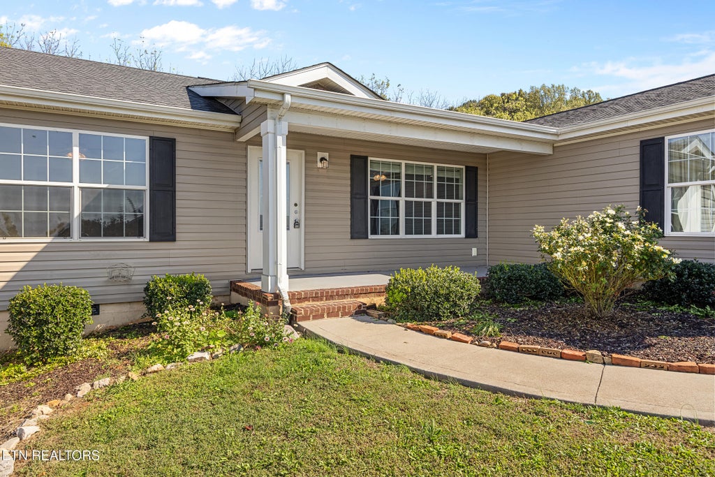 Photo of 298 Hartfield Lane, Loudon, TN 37774 (MLS # 1359234)