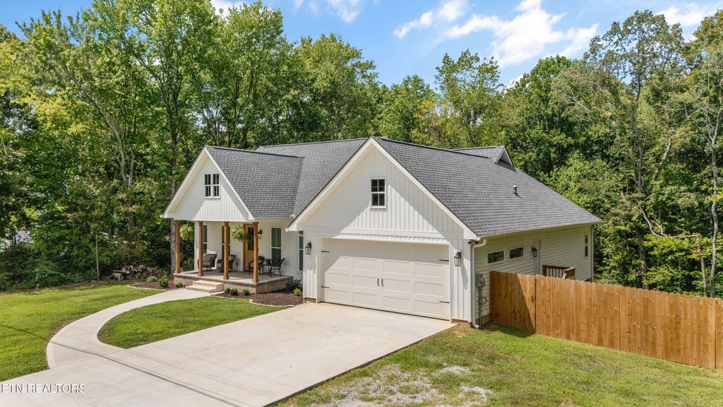 Photo of 205 Shaw Ferry Lane, Lenoir City, TN 37772 (MLS # 1328247)