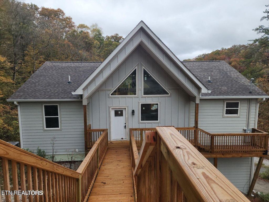 Photo of 176 Flat Hollow Marina Rd, Speedwell, TN 37870 (MLS # 1321399)