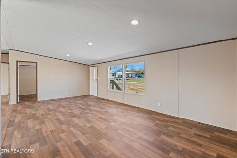 Tiny photo for 911 Summer St, Loudon, TN 37774 (MLS # 1327061)