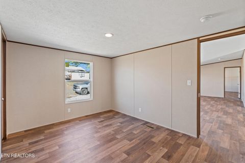 Tiny photo for 911 Summer St, Loudon, TN 37774 (MLS # 1327061)