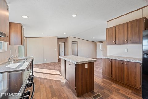 Tiny photo for 911 Summer St, Loudon, TN 37774 (MLS # 1327061)