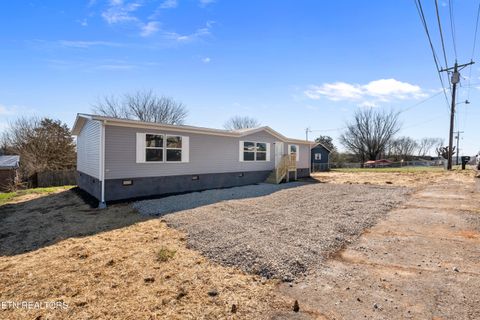 Tiny photo for 911 Summer St, Loudon, TN 37774 (MLS # 1327061)