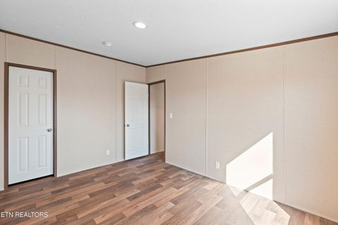 Tiny photo for 911 Summer St, Loudon, TN 37774 (MLS # 1327061)