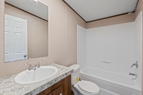 Tiny photo for 911 Summer St, Loudon, TN 37774 (MLS # 1327061)