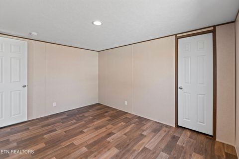 Tiny photo for 911 Summer St, Loudon, TN 37774 (MLS # 1327061)