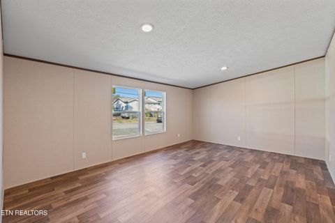 Tiny photo for 911 Summer St, Loudon, TN 37774 (MLS # 1327061)