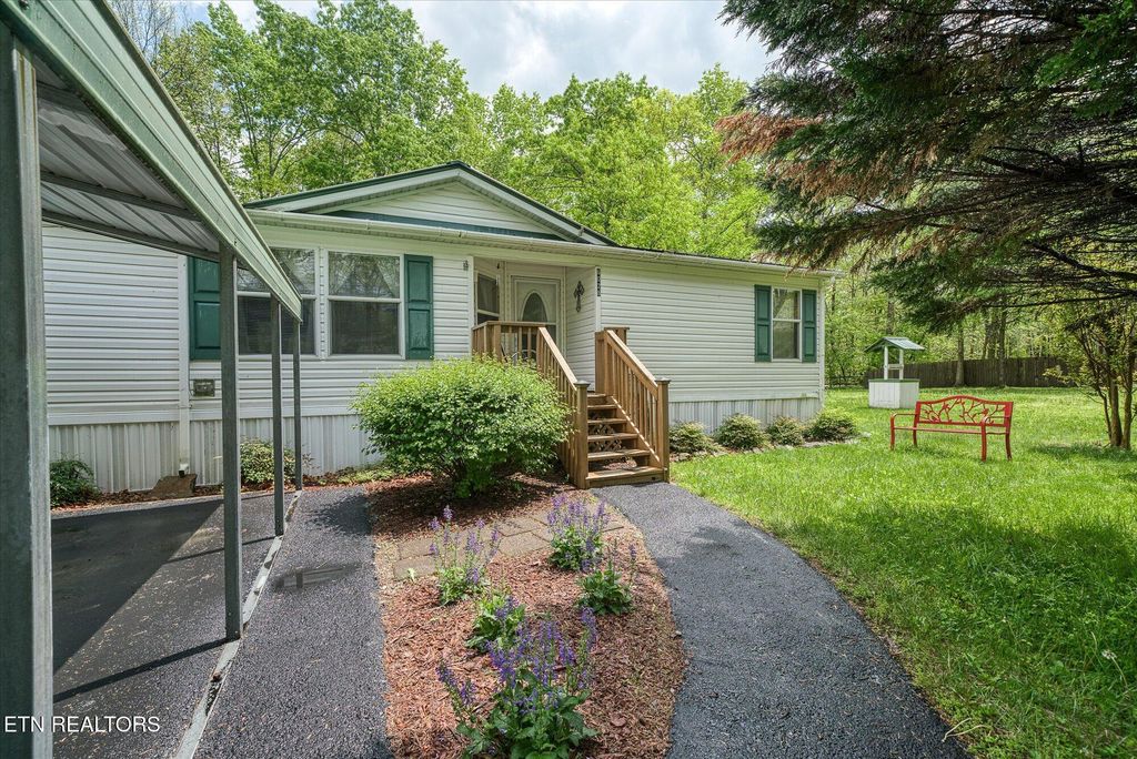 Photo of 6028 Loch Loosa Drive, Crossville, TN 38572 (MLS # 1331320)