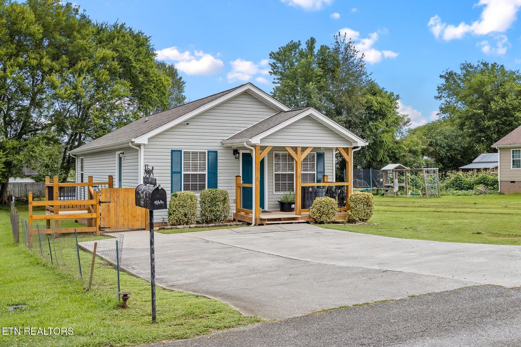 Photo of 19 McKinney St, Englewood, TN 37329 (MLS # 1309207)