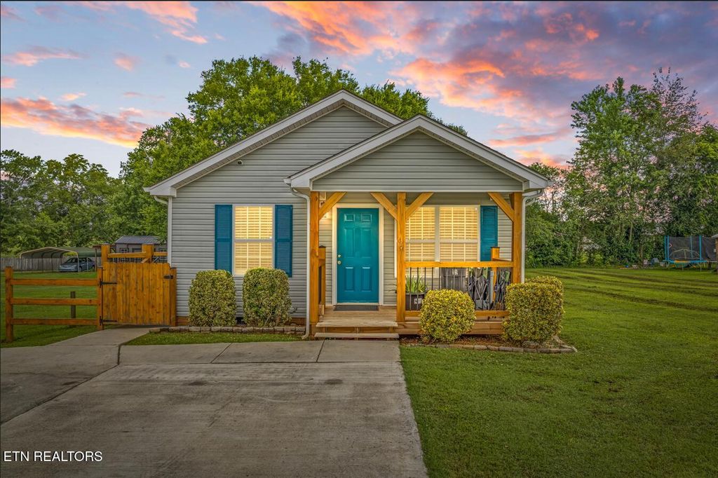 Photo of 19 McKinney St, Englewood, TN 37329 (MLS # 1309207)