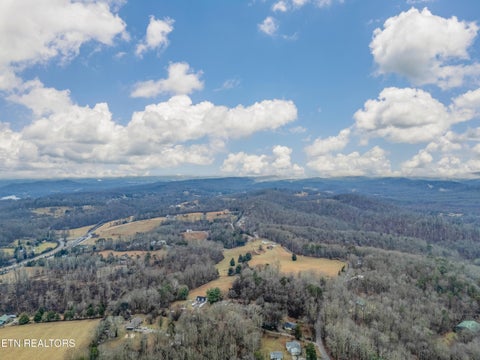 Tiny photo for 479 Black Oak Rd, Clinton, TN 37716 (MLS # 1328463)