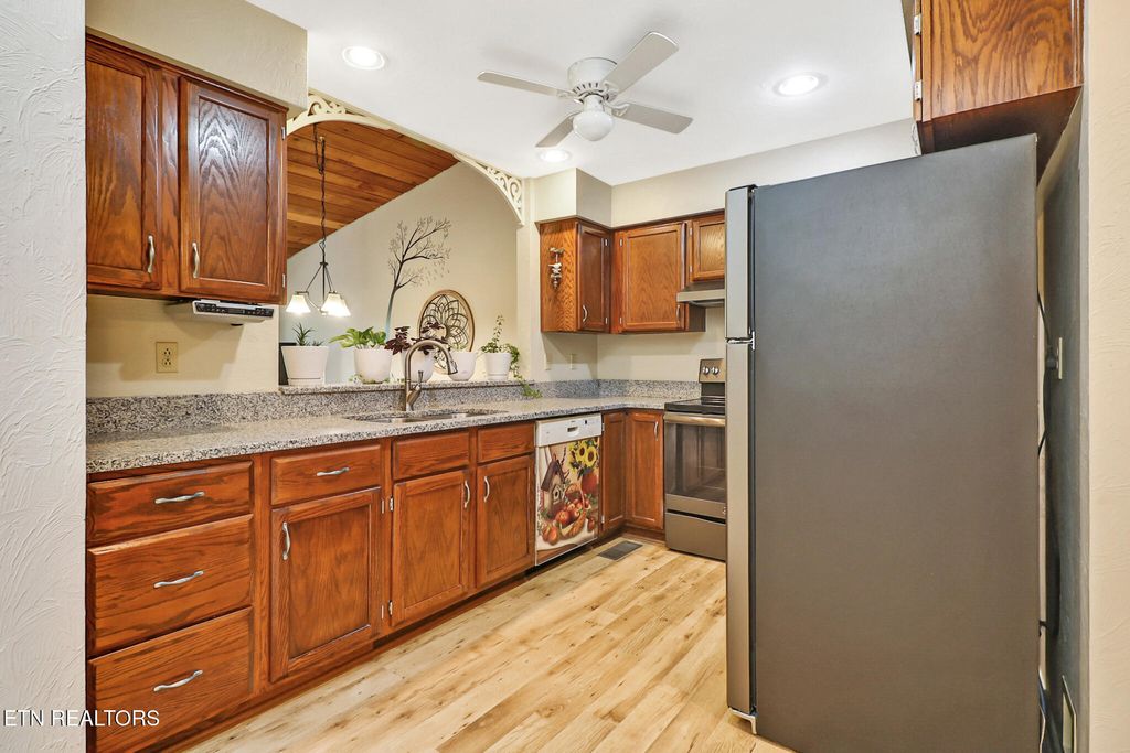 Photo of 378 Lake Catherine Court, Crossville, TN 38558 (MLS # 1337638)