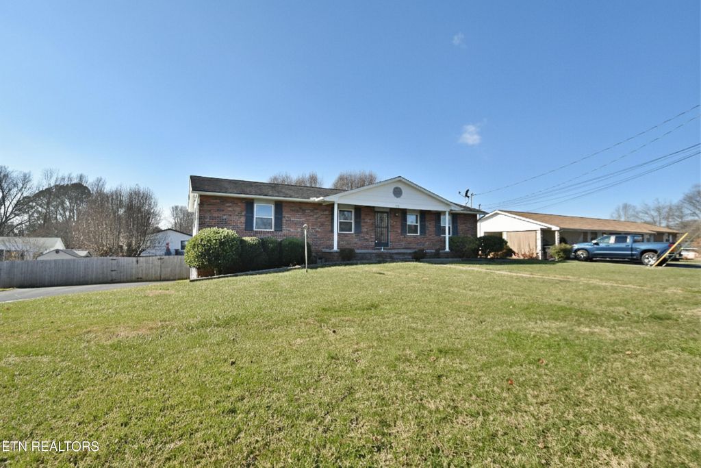 Photo of 729 Owl Hollow Rd, Knoxville, TN 37923 (MLS # 1324183)
