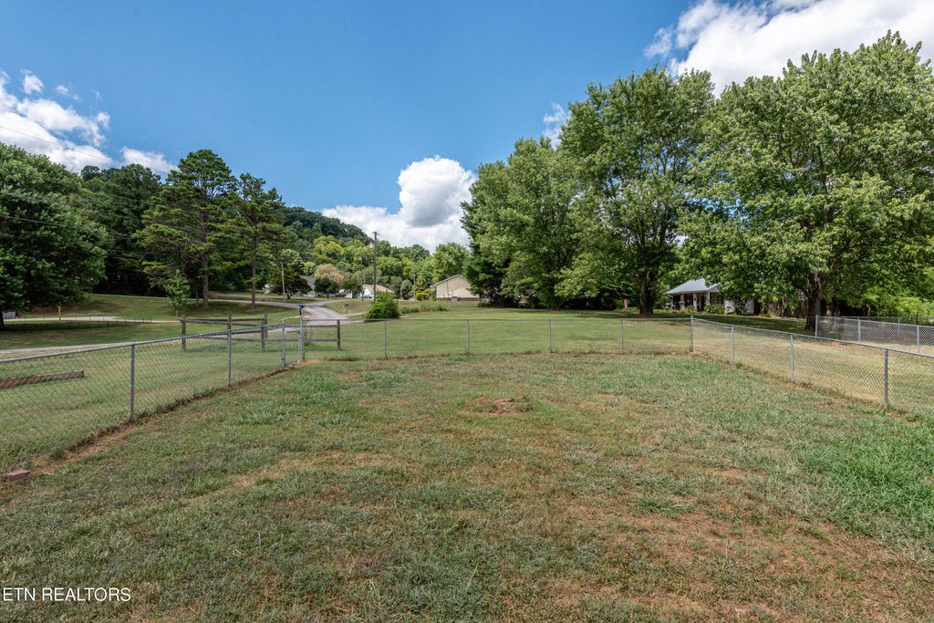 Photo of 105 Lovin Farm Rd, Vonore, TN 37885 (MLS # 1269274)