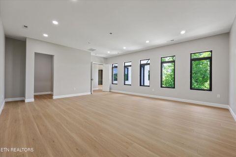 Tiny photo for 1135 Oak Chase Blvd, Lenoir City, TN 37772 (MLS # 1337425)