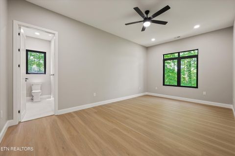 Tiny photo for 1135 Oak Chase Blvd, Lenoir City, TN 37772 (MLS # 1337425)