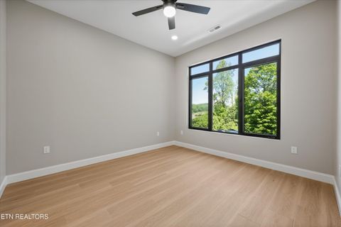 Tiny photo for 1135 Oak Chase Blvd, Lenoir City, TN 37772 (MLS # 1337425)