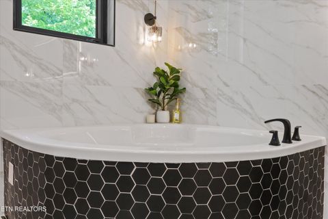 Tiny photo for 1135 Oak Chase Blvd, Lenoir City, TN 37772 (MLS # 1337425)