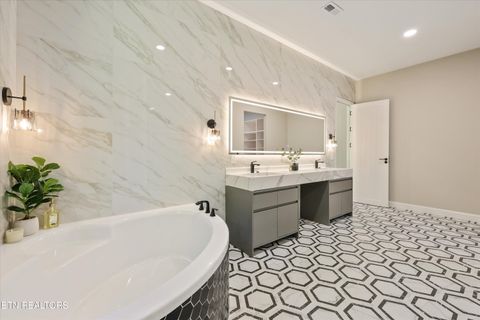 Tiny photo for 1135 Oak Chase Blvd, Lenoir City, TN 37772 (MLS # 1337425)