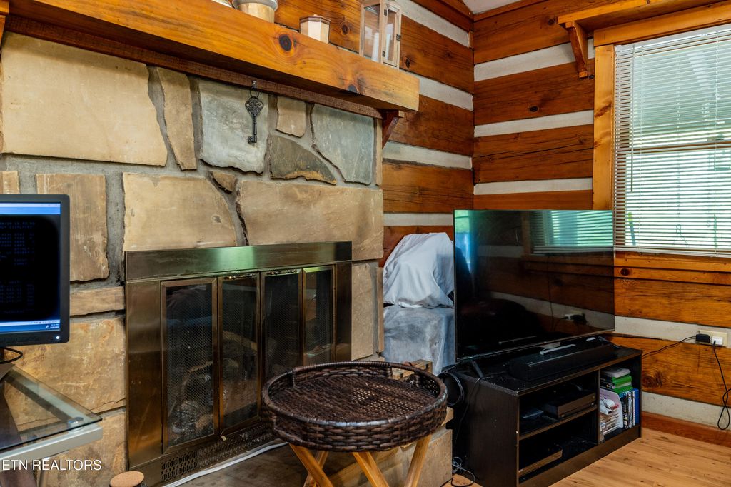 Photo of 125 White Oak Lane, Townsend, TN 37882 (MLS # 1291544)