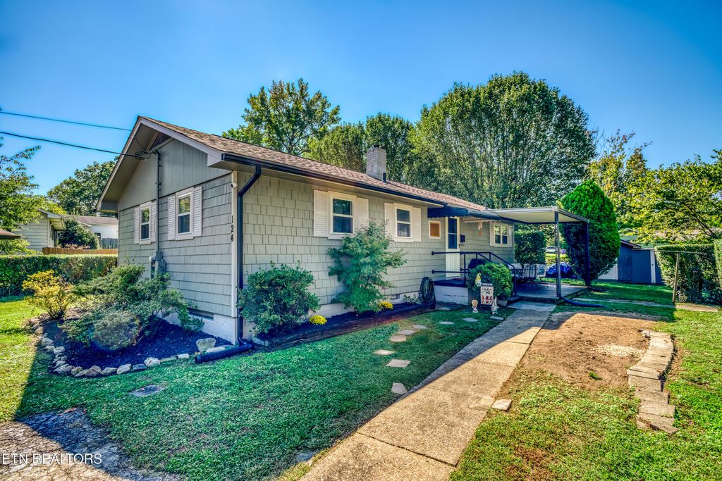 Photo of 124 Marshall Cir Circle, Oak Ridge, TN 37830 (MLS # 1317585)