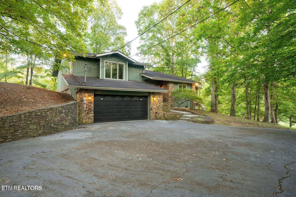 Photo of 310 White Cap Lane, Pigeon Forge, TN 37863 (MLS # 1331053)