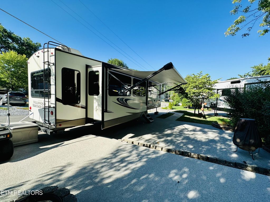 Photo of 45 Highway 73, Townsend, TN 37882 (MLS # 1253738)