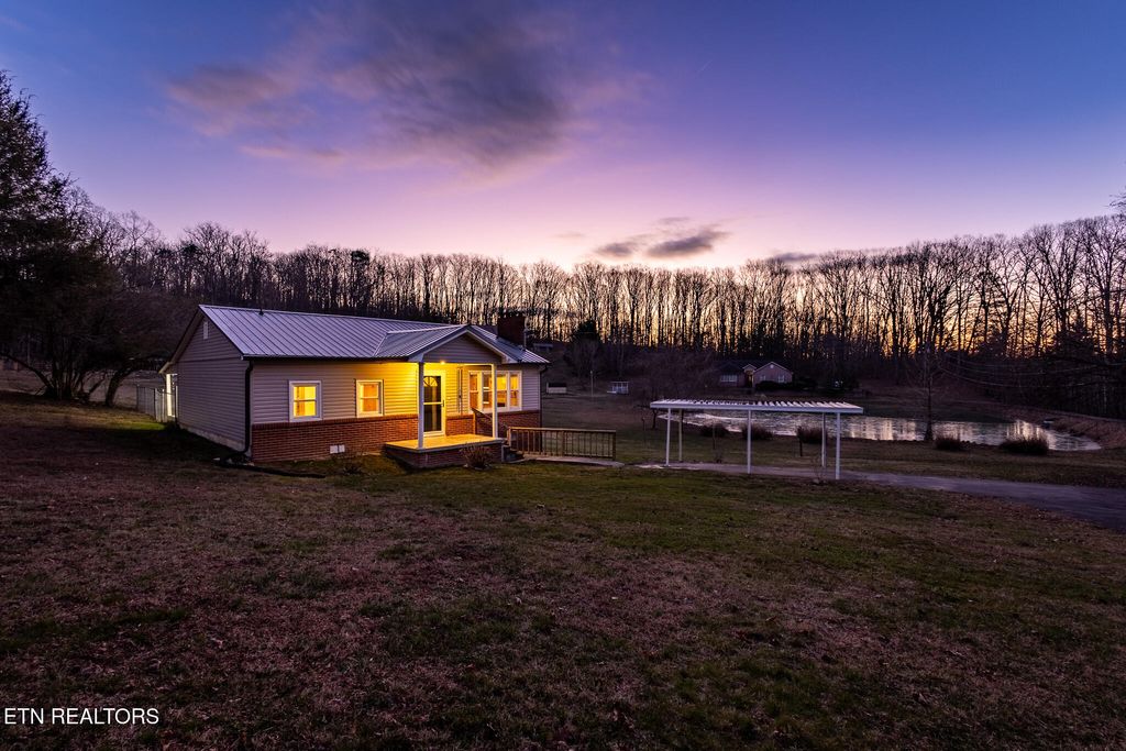 Photo of 8418 Coppock Rd, Corryton, TN 37721 (MLS # 1327025)