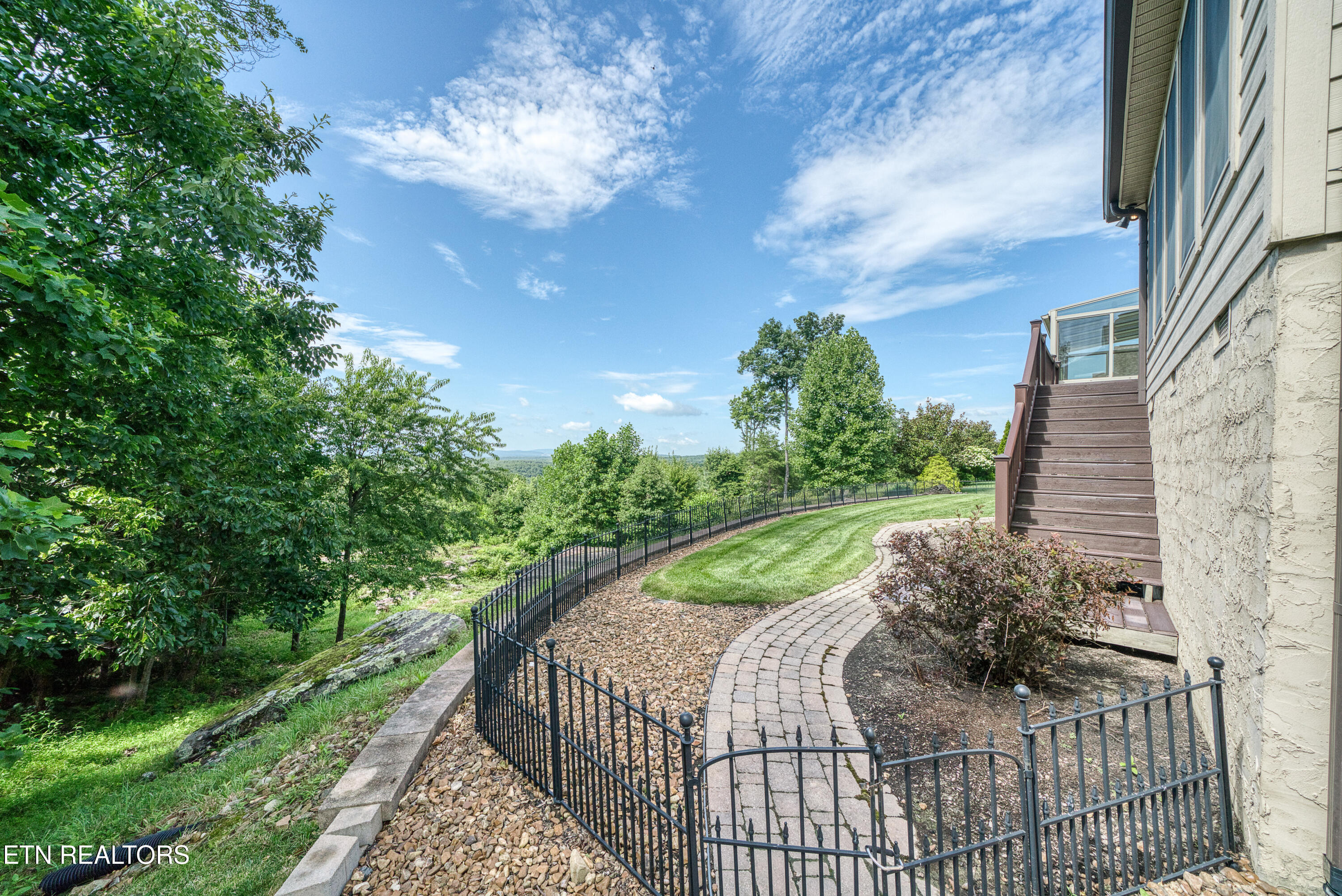 40 Bluff View Terrace