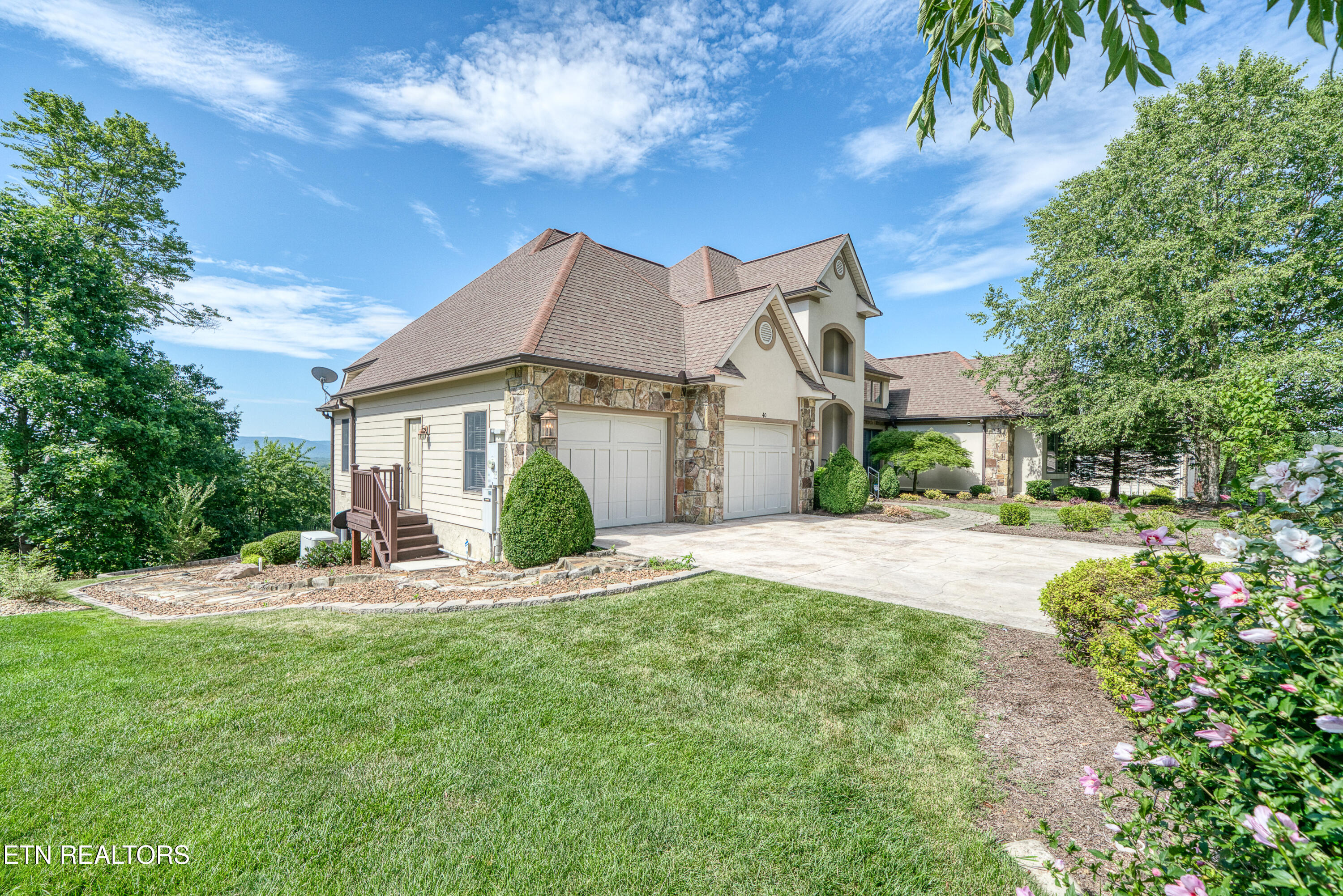 40 Bluff View Terrace