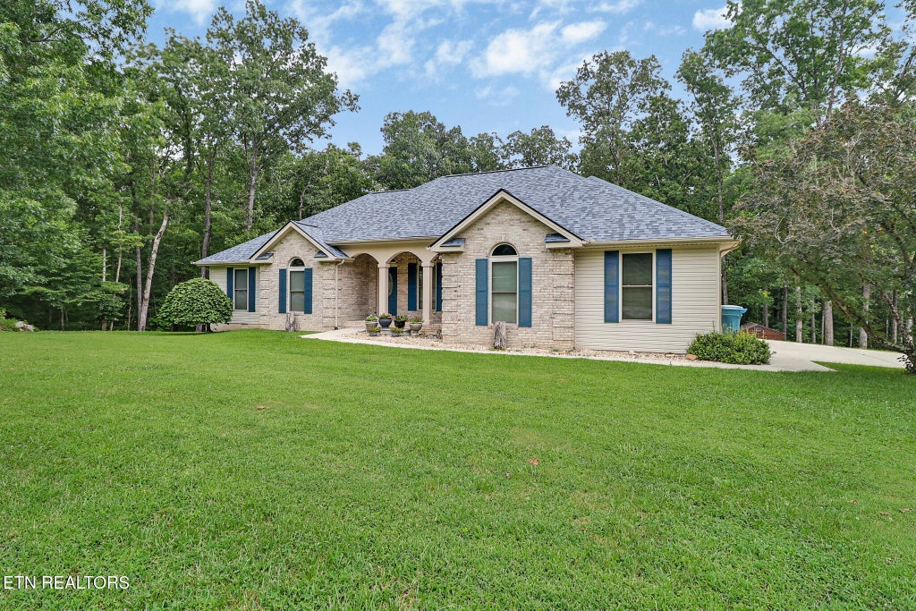 Photo of 564 Cumberland View Drive, Crossville, TN 38571 (MLS # 1350602)
