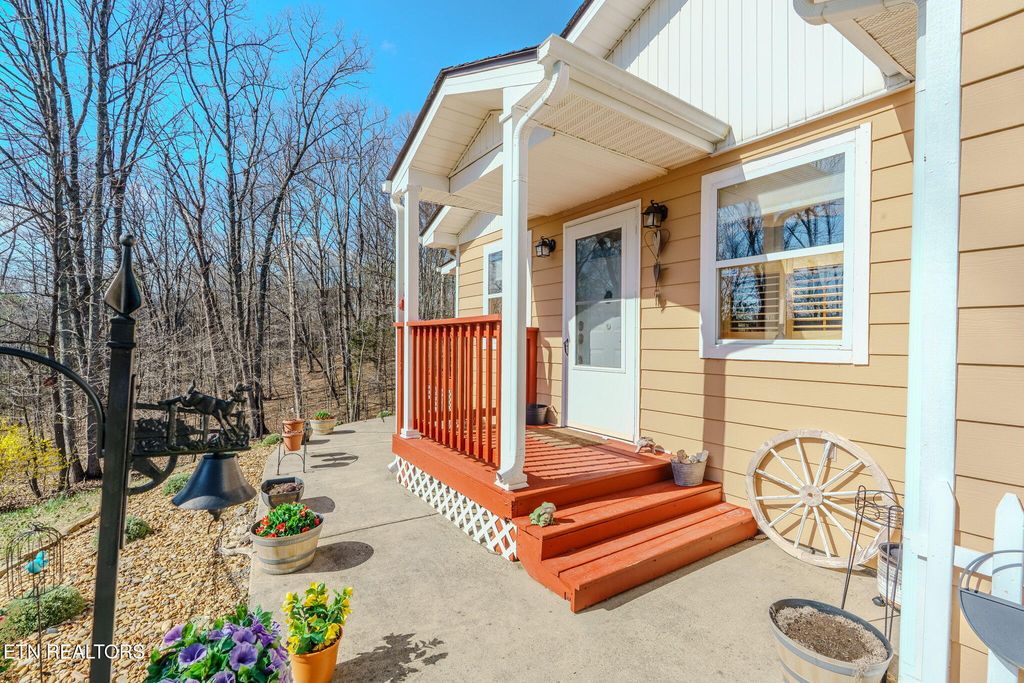 Photo of 140 Britton Rd, Loudon, TN 37774 (MLS # 1332244)