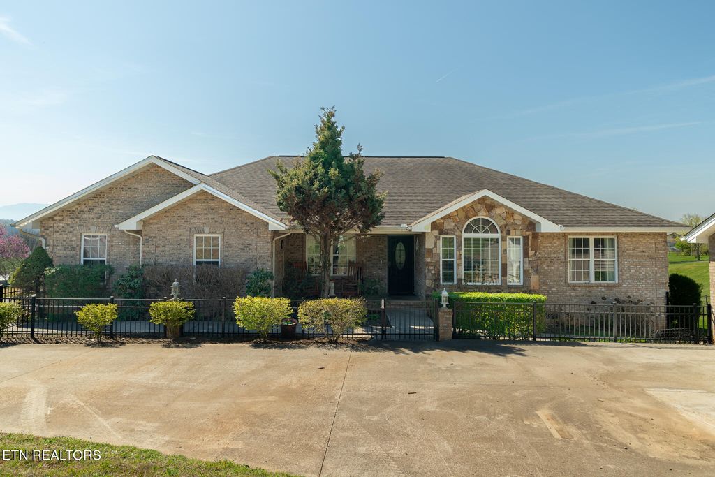 Photo of 1339 Jim Fain Rd, Sevierville, TN 37876 (MLS # 1334401)