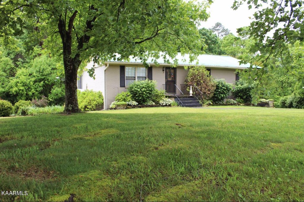 Photo of 4413 Amber Drive, Louisville, TN 37777 (MLS # 1226428)