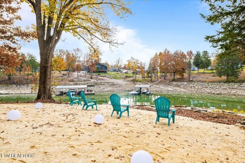 Photo of 496 Shawnee Drive, Jacksboro, TN 37757 (MLS # 1321512)