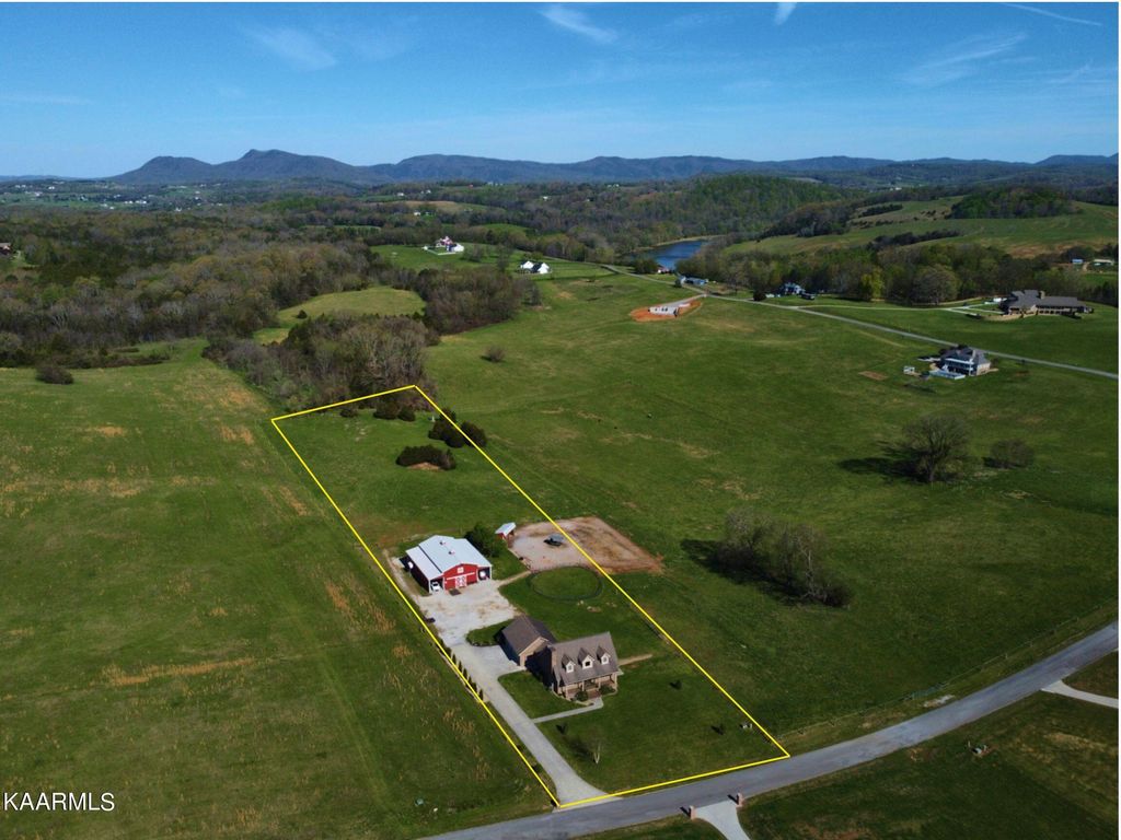 Photo of 936 Cliff Top Rd, Blaine, TN 37709 (MLS # 1231074)