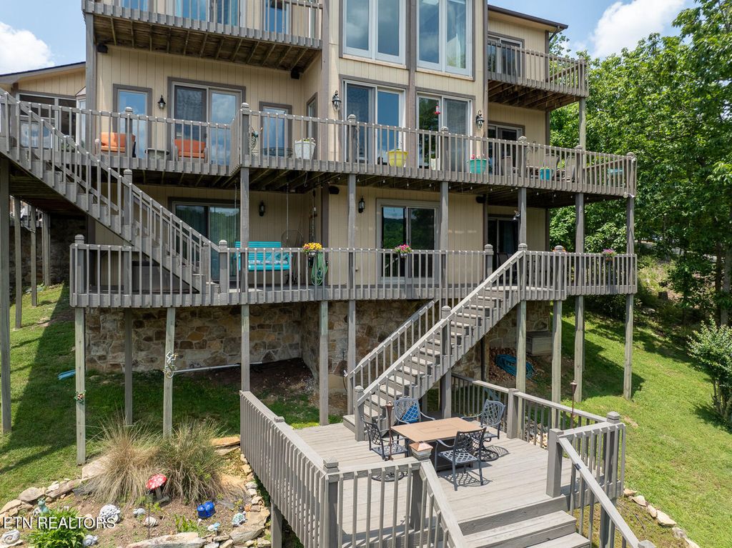 Photo of 20 Brixton Lane, Crossville, TN 38558 (MLS # 1295153)