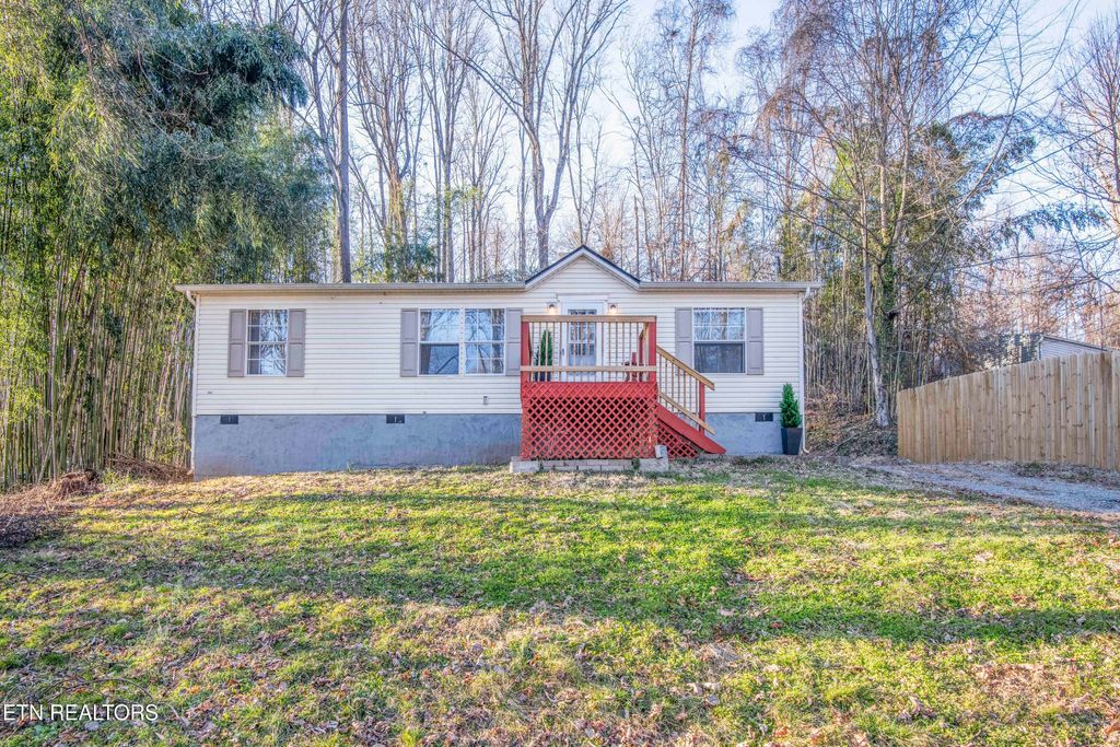 Photo of 1121 S Army St, Knoxville, TN 37920 (MLS # 1330007)