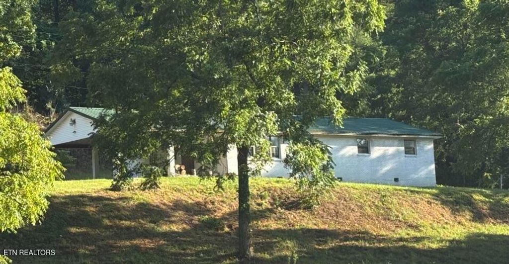 Photo of 5075 US-25E, Tazewell, TN 37879 (MLS # 1306681)